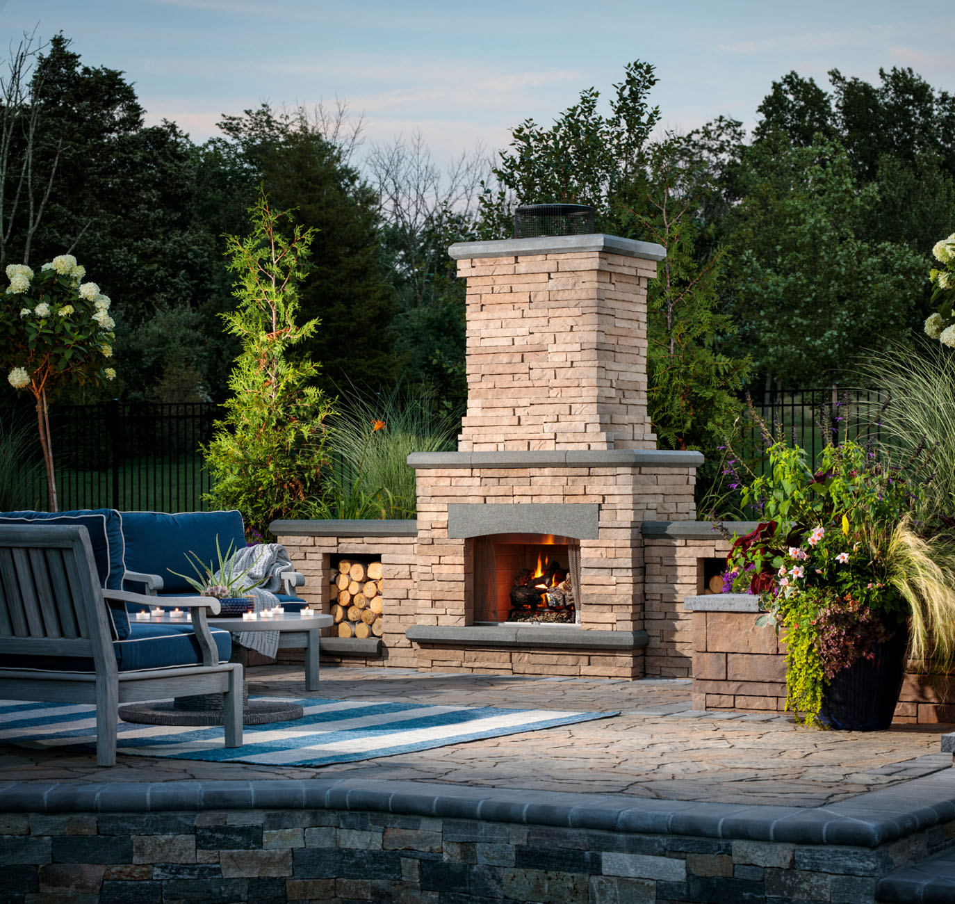 Bordeaux Series Outdoor Fireplaces & Kitchens