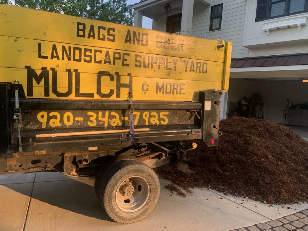 Mulch Delivery Oconomowoc